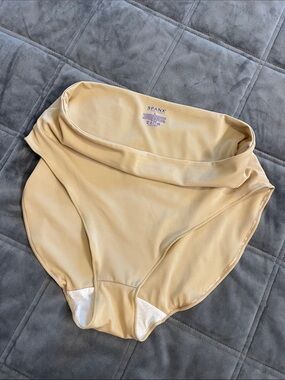 SPANX Women’s High-Waist Shaping Briefs in Nude Size L